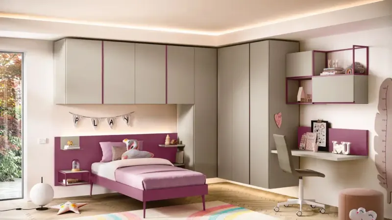 Moretti Compact - Composizione K116: pannello Wally con mensole e comodino