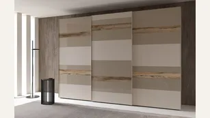 Perché tre ante: il punto di equilibrio tra capienza e ingombro (foto Armadio Favero Decor scorrevole)
