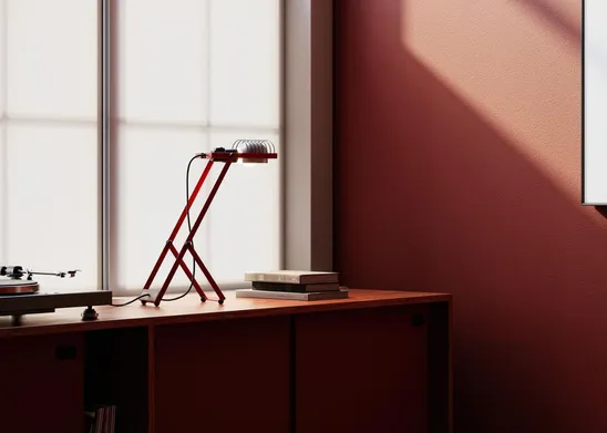 Artemide -Sintesi: regolabile in altezza e inclinazione