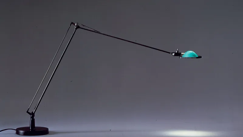 Demetra di Artemide ha testa e bracci allungabili e flessibili