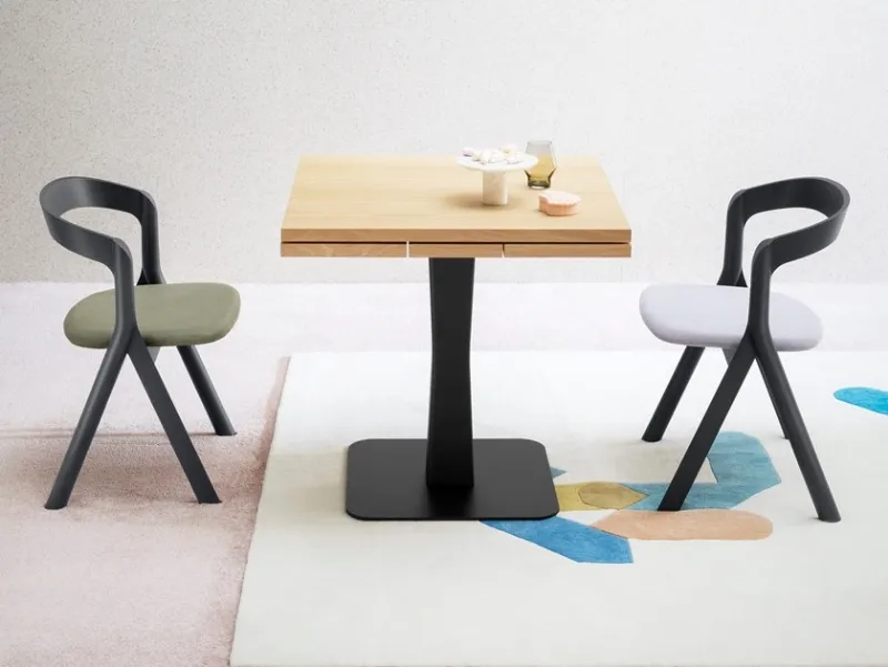 Il tavolo allungabile quadrato Gualtiero di Miniforms