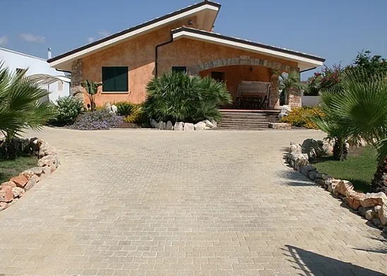 Pavimentazione per viale di accesso esterno