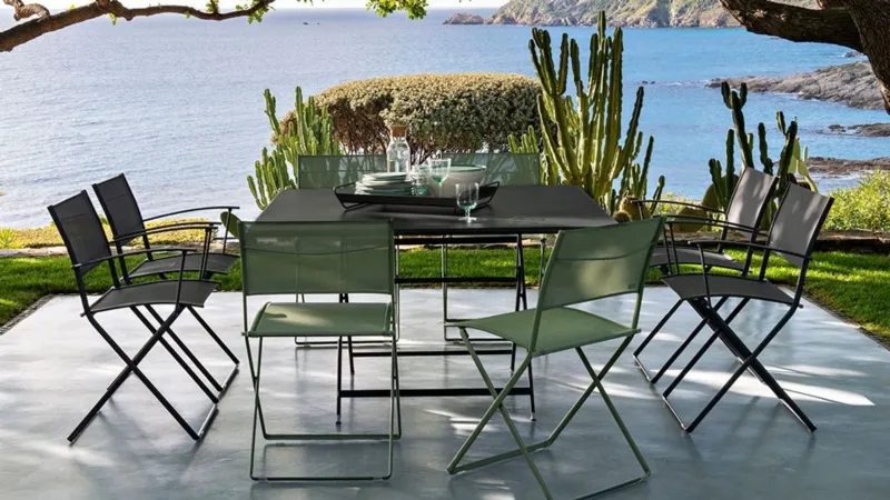 Plein Air di Fermob, sedia in acciao 