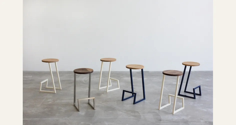 Lo sgabello Corktown di Hollis+Morris