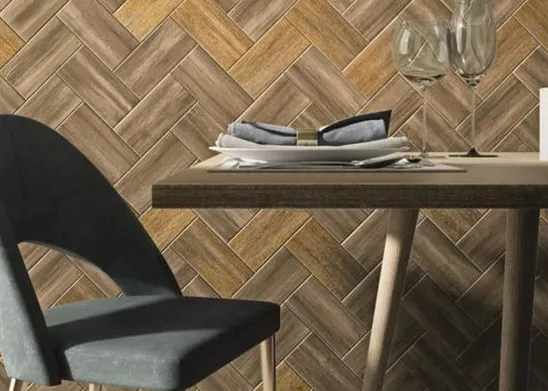 Piastrelle in semigres della collezione Litt Wood di Iris Ceramica