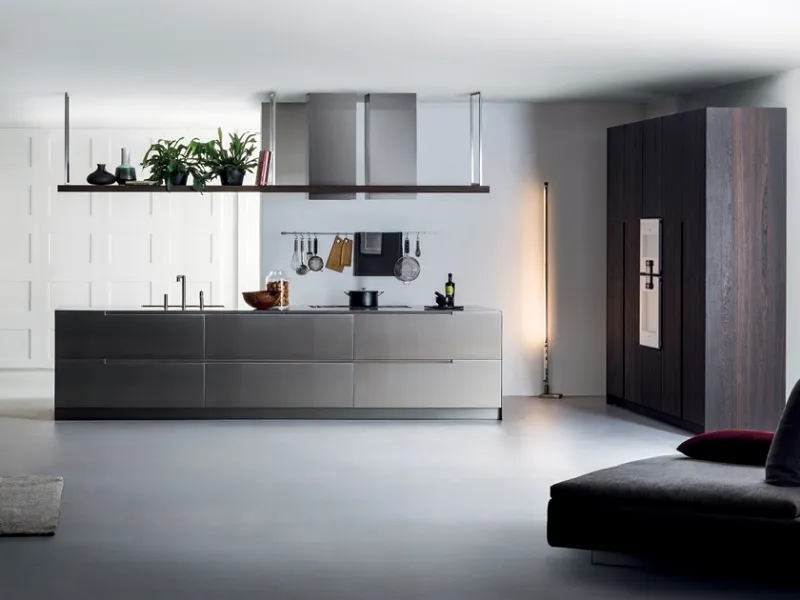 Cucina modulare in acciaio inox con isola centrale G180 di TM Italia Cucine</