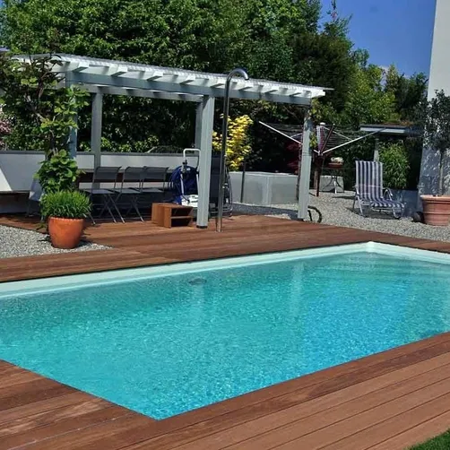La piscina in vetroresina Athen di Polyfaser